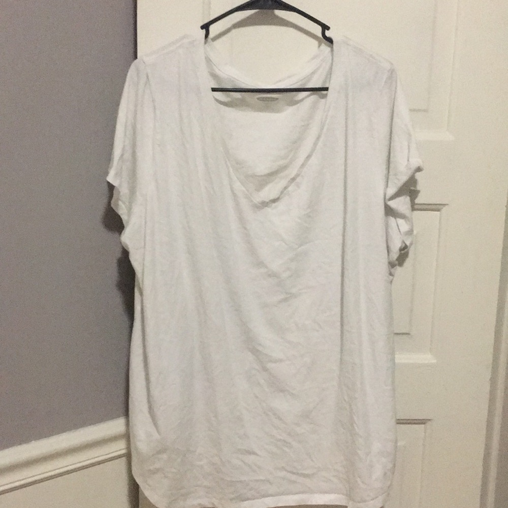 Old navy v-neck T-shirt